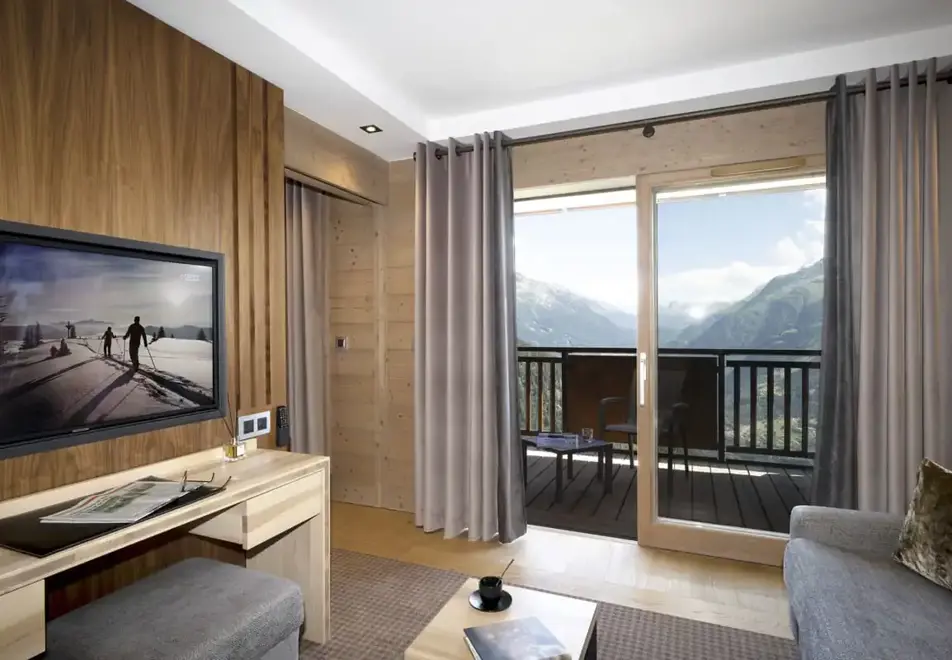 Alpen Lodge, La Rosiere (self catered apartments & hotel) - Typical suite junior prestige style