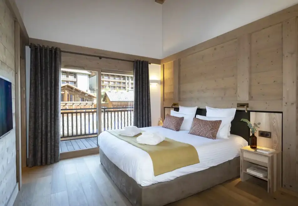 Alpen Lodge, La Rosiere (self catered apartments & hotel) - Typical suite executive apartment style