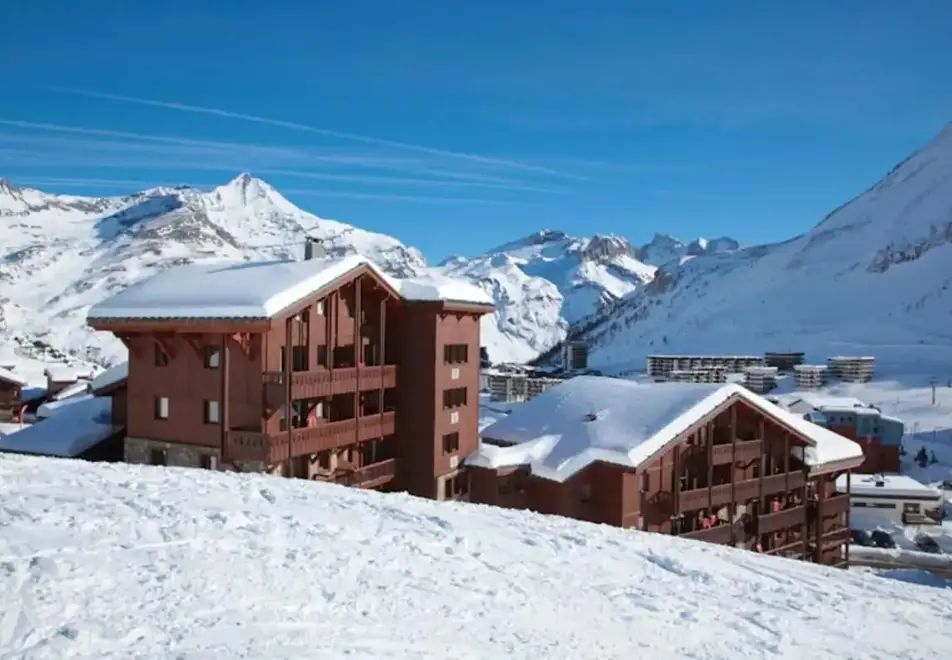 Village Montana, Tignes le Lac (self catered apartments) - Easy ski access