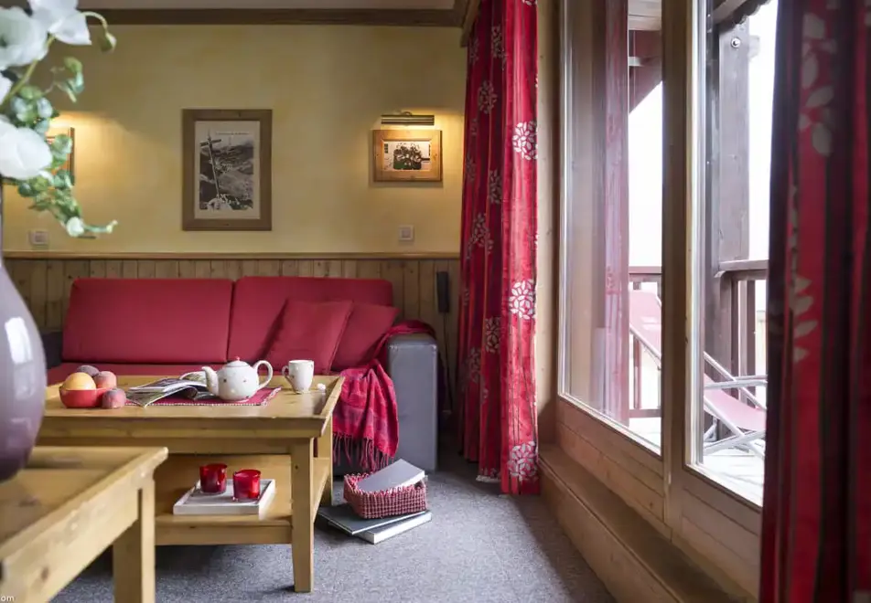 Village Montana, Tignes le Lac (self catered apartments) - Typical 4 person apartment style