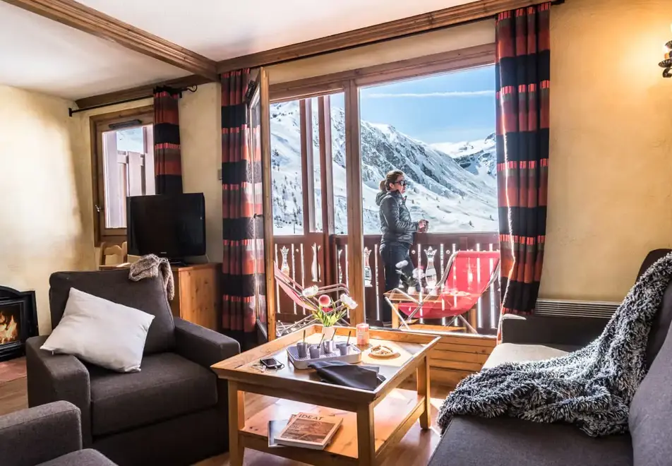 Village Montana, Tignes le Lac (self catered apartments) - Typical 8 person apartment style