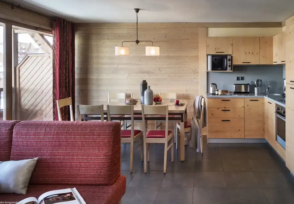 Village Montana, Tignes le Lac (self catered apartments) - Typical 8 person apartment style