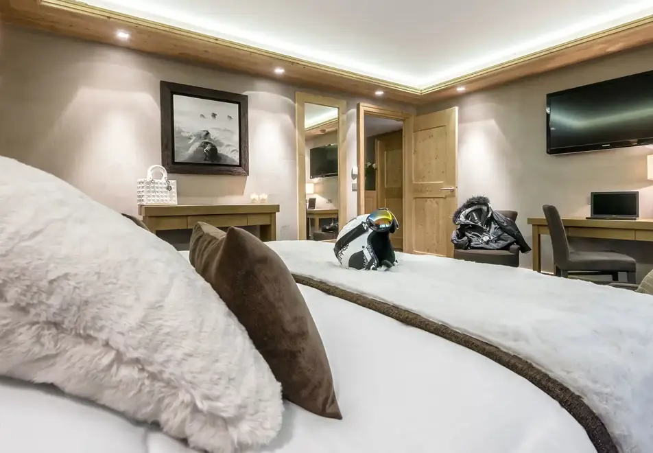 La Kaila, Meribel (hotel) - Typical privilege room style