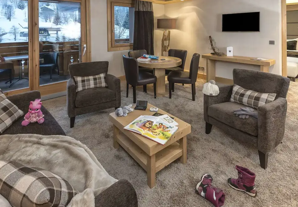 La Kaila, Meribel (hotel) - Typical suite famille room style