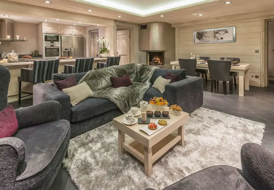 La Kaila, Meribel (hotel) - Typical suite ekrin room style