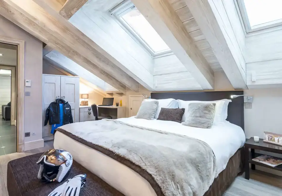 La Kaila, Meribel (hotel) - Typical suite ekrin room style