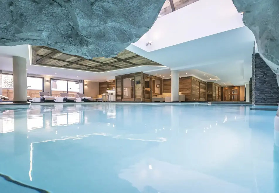 La Kaila, Meribel (hotel) - Indoor heated pool