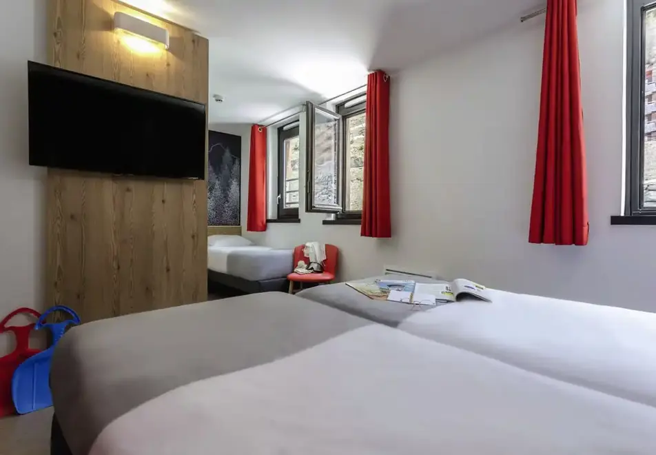 Les Cimes du Soleil, Avoriaz (hotel) - Typical room style