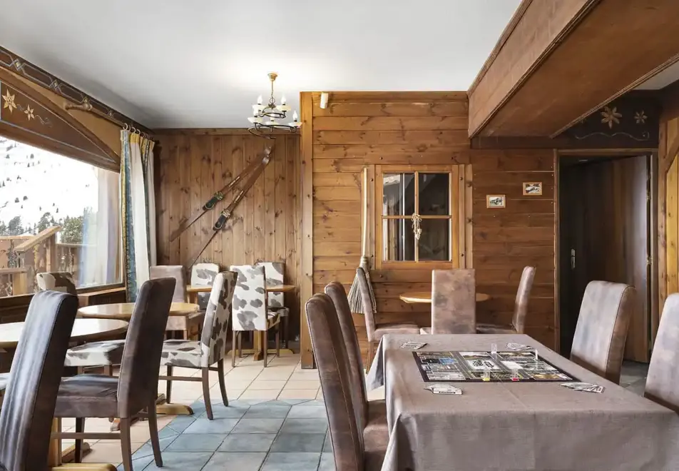 Les Balcons de Belle Plagne, Belle Plagne (self catered apartments) - l'Auberge restaurant