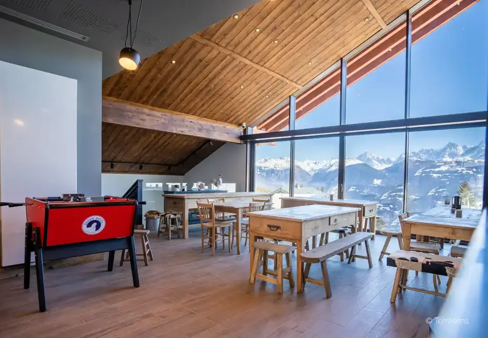 Les Roches Blanches, Combloux (self catered apartments) - Reception lounge with view of Mont Blanc