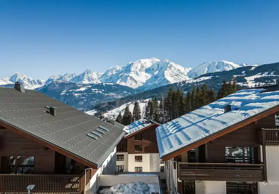 Les Roches Blanches, Combloux (self catered apartments) - Views of Mont Blanc
