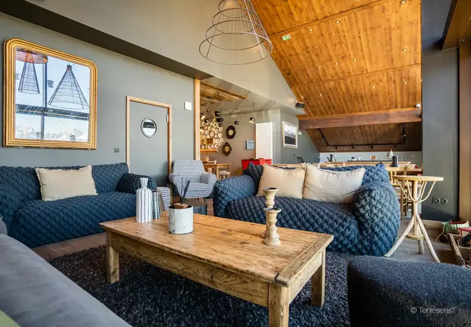 Les Roches Blanches, Combloux (self catered apartments) - Reception lounge