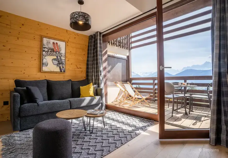 Les Roches Blanches, Combloux (self catered apartments) - Typical 1 bed 4 premium apartment style