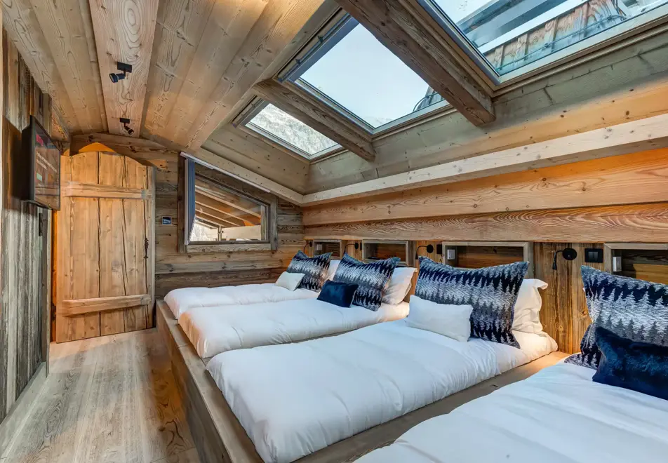 Chalet Azurite, Chamonix (self catered chalet) - Dormitory for 4 persons (©Adam Johnston)