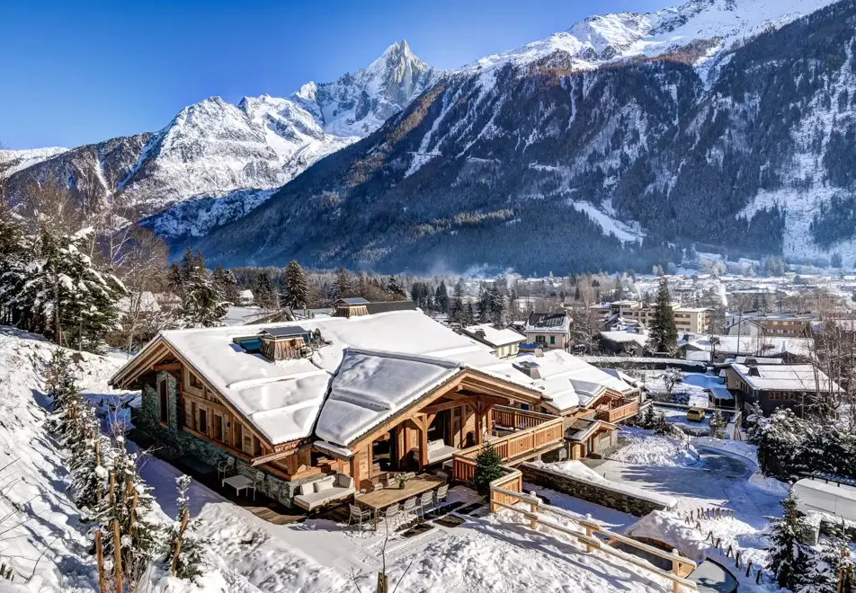 Chalet Azurite, Chamonix (self catered chalet) - Stunning winter location (©Adam Johnston)