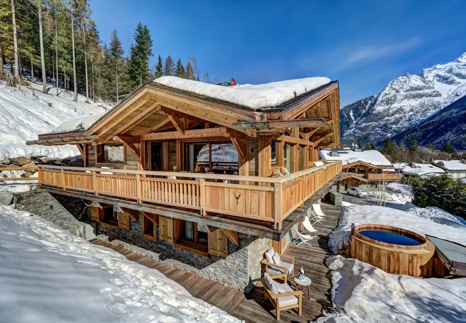 Chalet Saphir, Chamonix (self catered chalet) - Stunning winter location (©Adam Johnston)