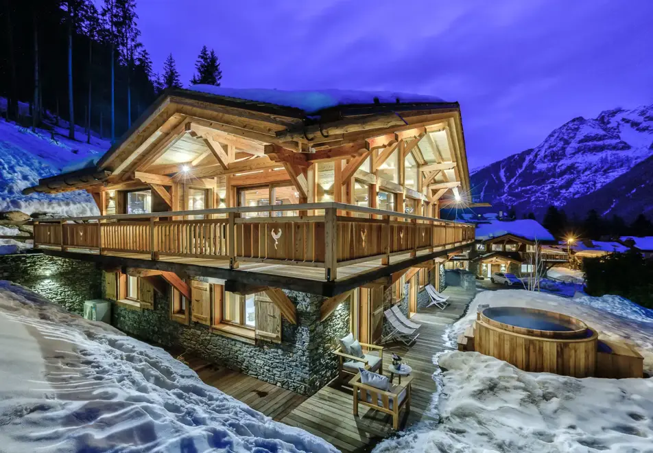 Chalet Saphir, Chamonix (self catered chalet) - Stunning winter location (©Adam Johnston)