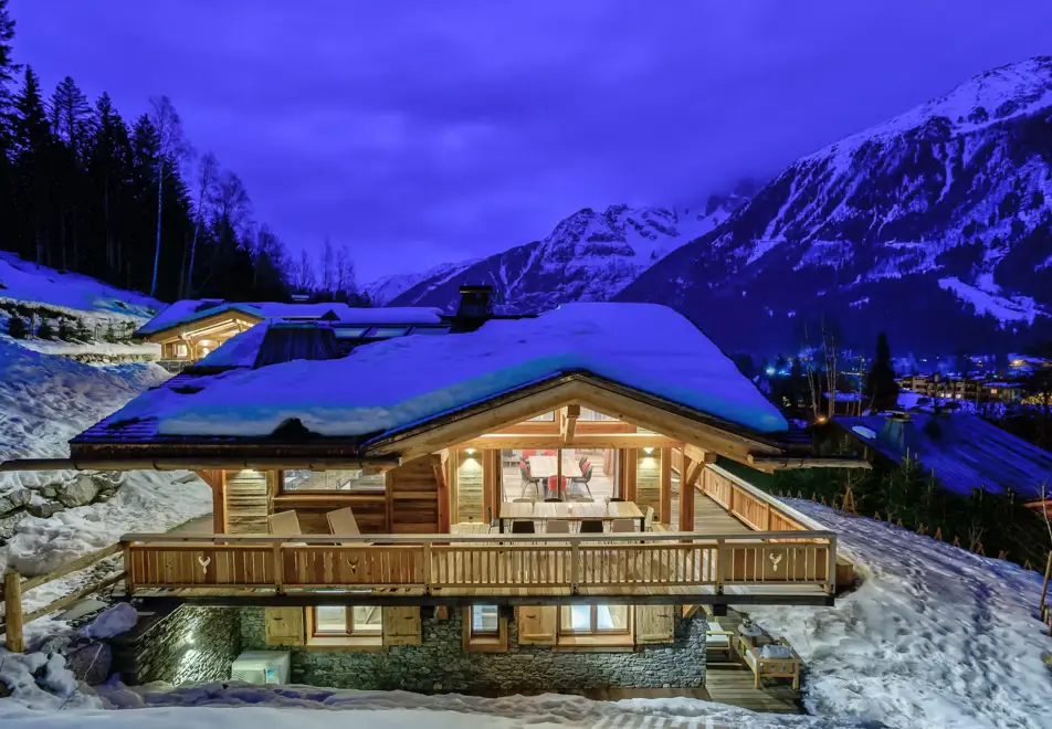 Chalet Saphir, Chamonix (self catered chalet) - Stunning winter location (©Adam Johnston)