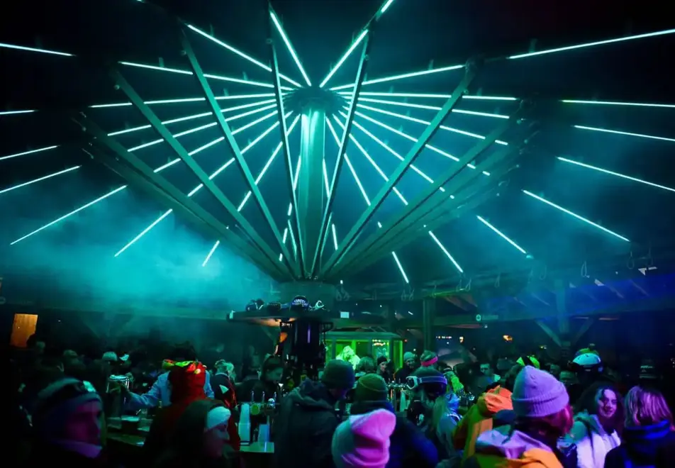 Cote Brune, Les 2 Alpes (hotel) - Umbrella Bar