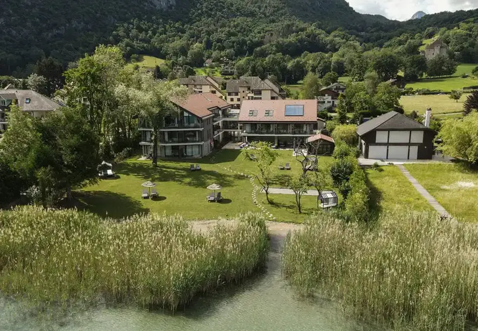 Villa Caroline, Lake Annecy - Lakeside