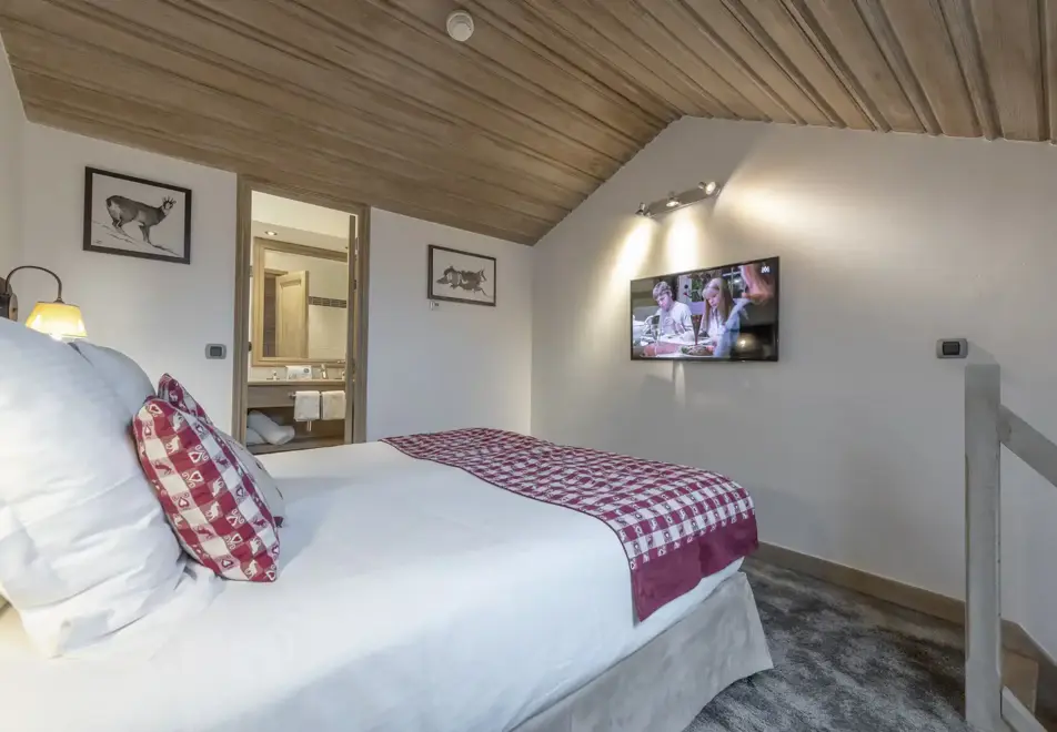 La Chaudanne, Meribel (hotel) - Typical duplex suite room style