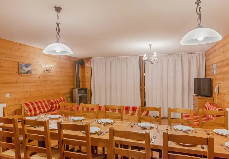 Les Balcons de la Rosiere, La Rosiere (self catered apartments) - Typical 12 person apartment style