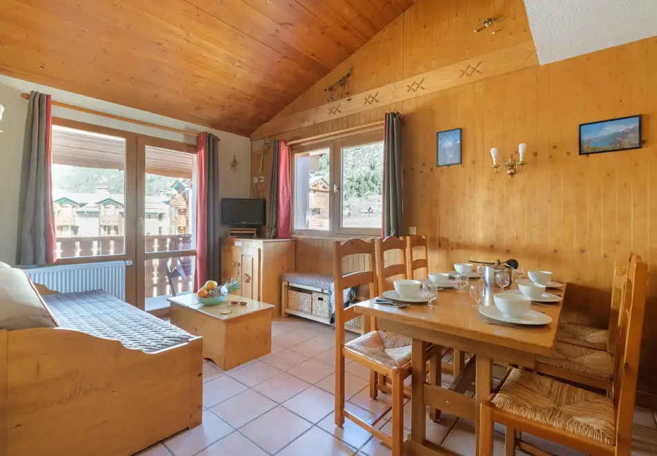 Les Balcons en Haut, Val Cenis (self catered apartments) - Typical 6 person apartment style