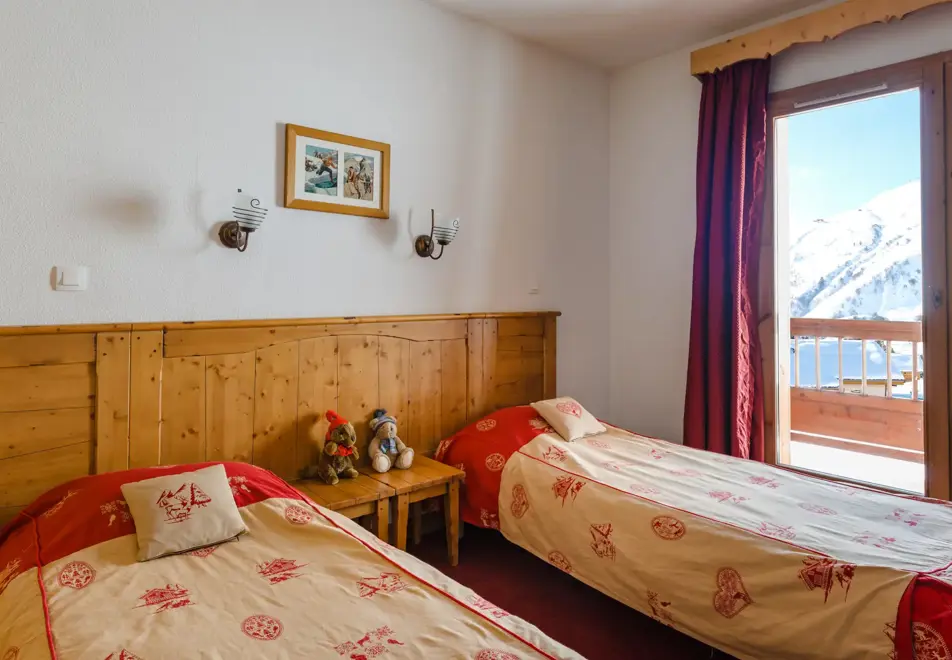Ecrin des Sybelles, La Toussuire (self catered apartments) - Typical twin bedroom style
