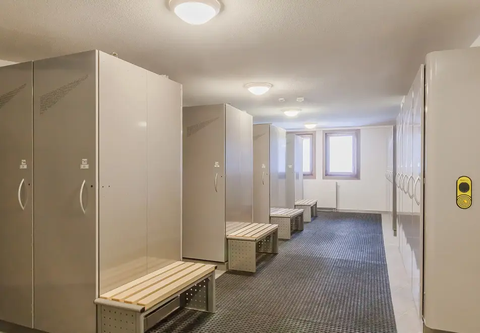 Les Balcons Platinium, Val Thorens (self catered apartment) - Ski locker room