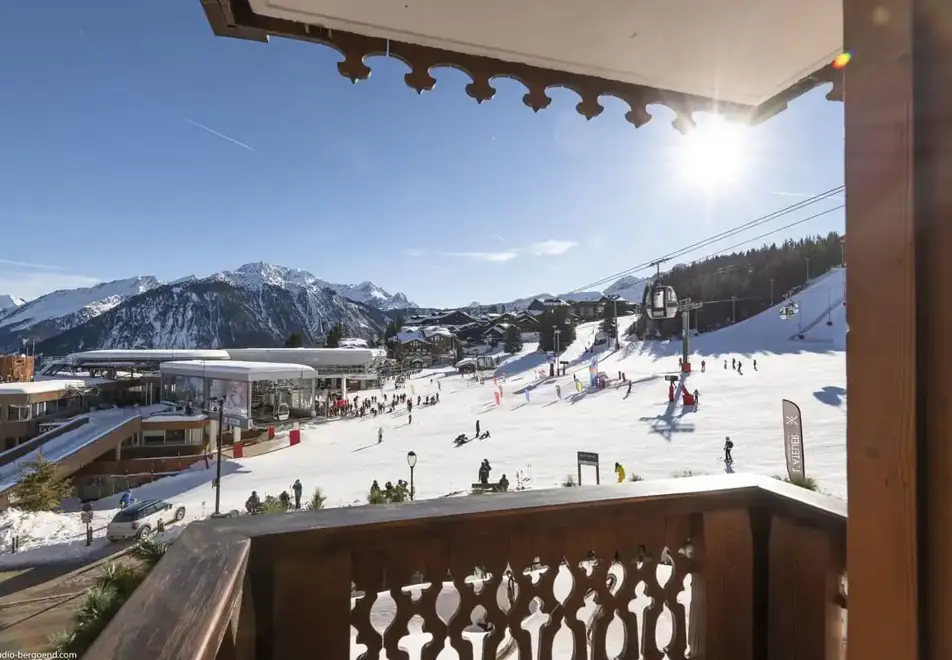 Hotel de la Loze, Courchevel 1850 (hotel) - Balcony view