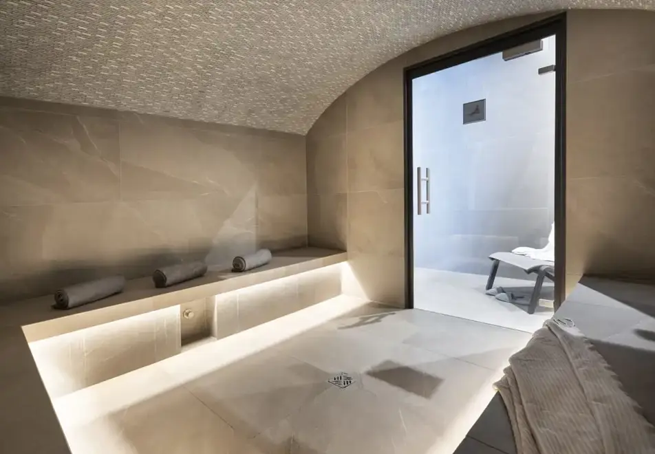 Hameau de l'Ours, Manigod (self catered apartments) - Spa area