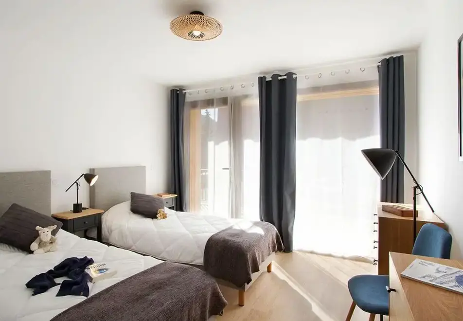 Provencal, Les Deux Alpes (self catered apartments) - Typical twin bedroom style