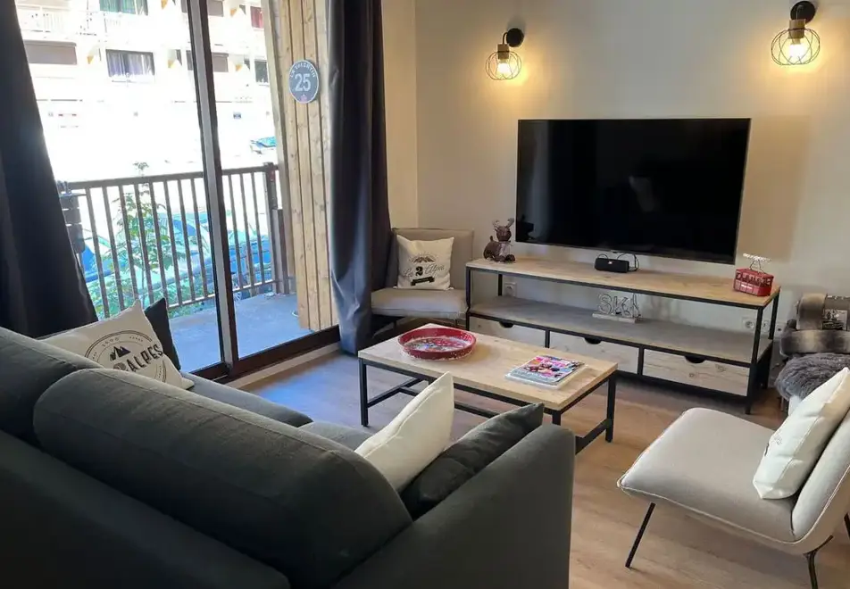 Provencal, Les Deux Alpes (self catered apartments) - Typical apartment style