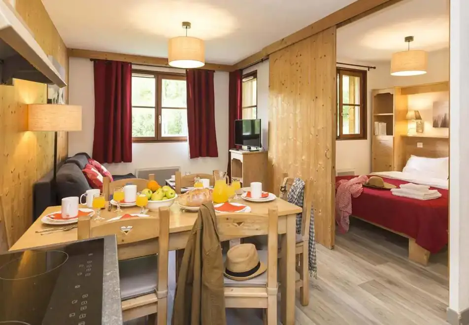 l'Oree des Pistes, St Sorlin d'Arves (self catered apartments) - Typical apartment style
