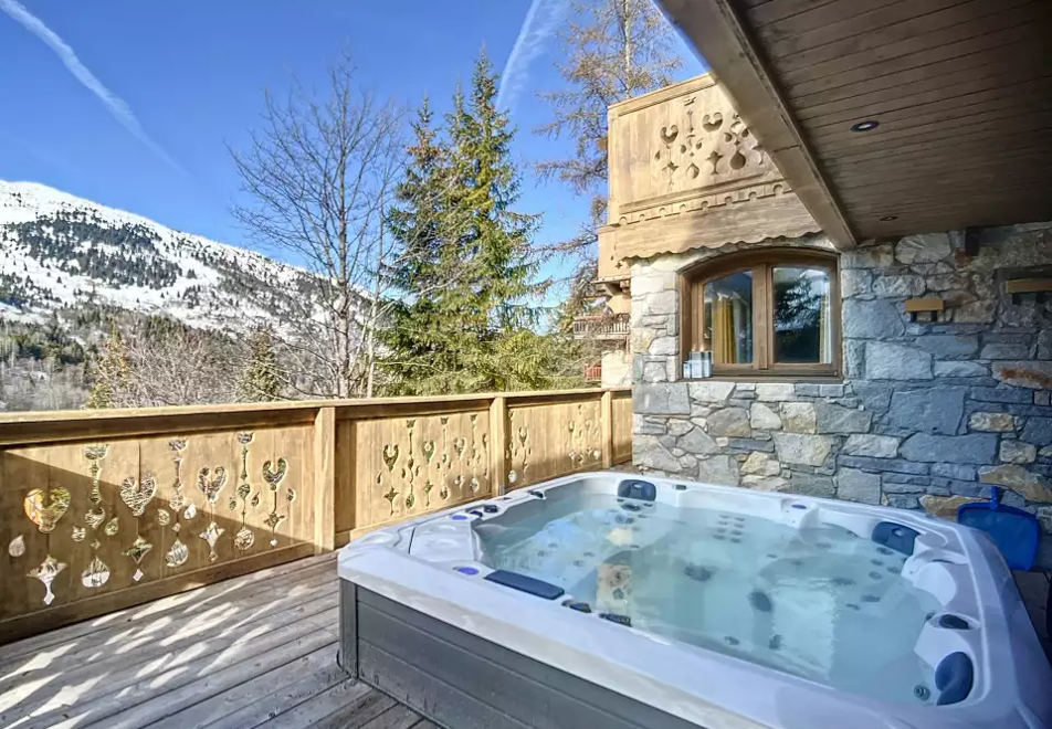 Chalet Broceliande, Meribel (self catered chalet) - Hot tub