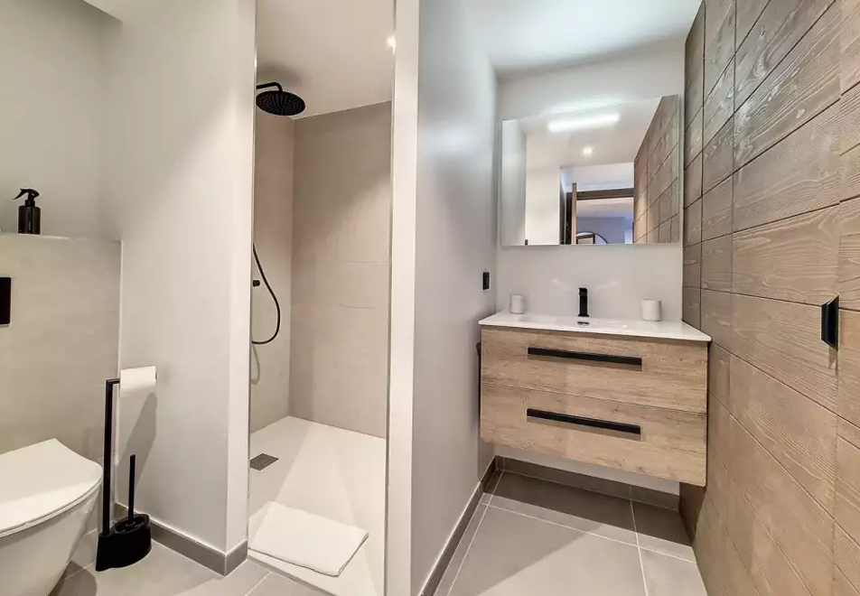 Chalets de Mottaret, Meribel (self catered apartments) - B22