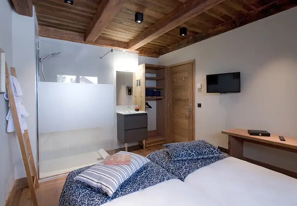 Lis, Les Deux Alpes (self catered chalet) - Bedroom
