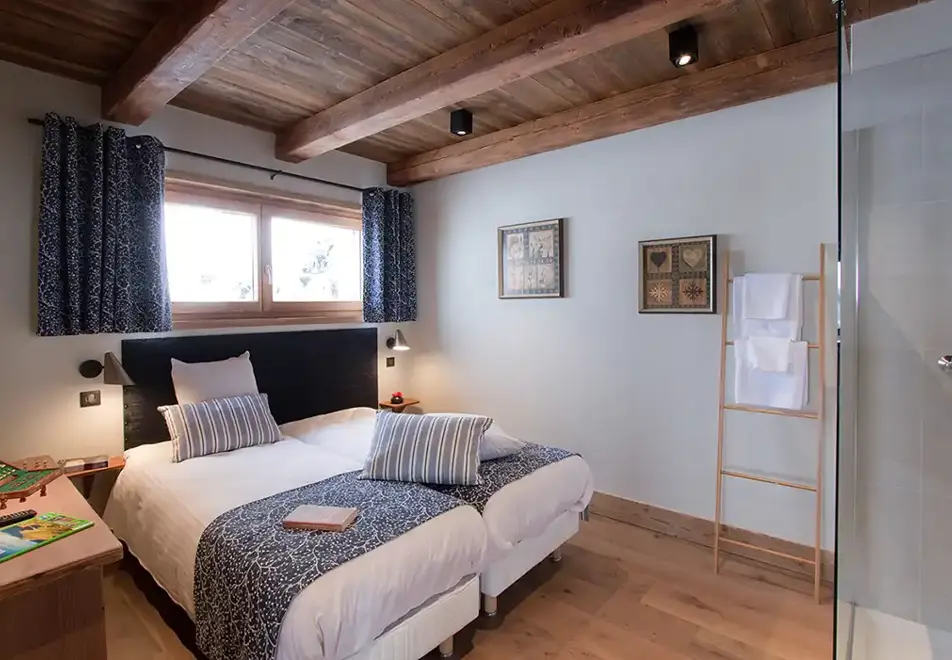 Lis, Les Deux Alpes (self catered chalet) - Bedroom