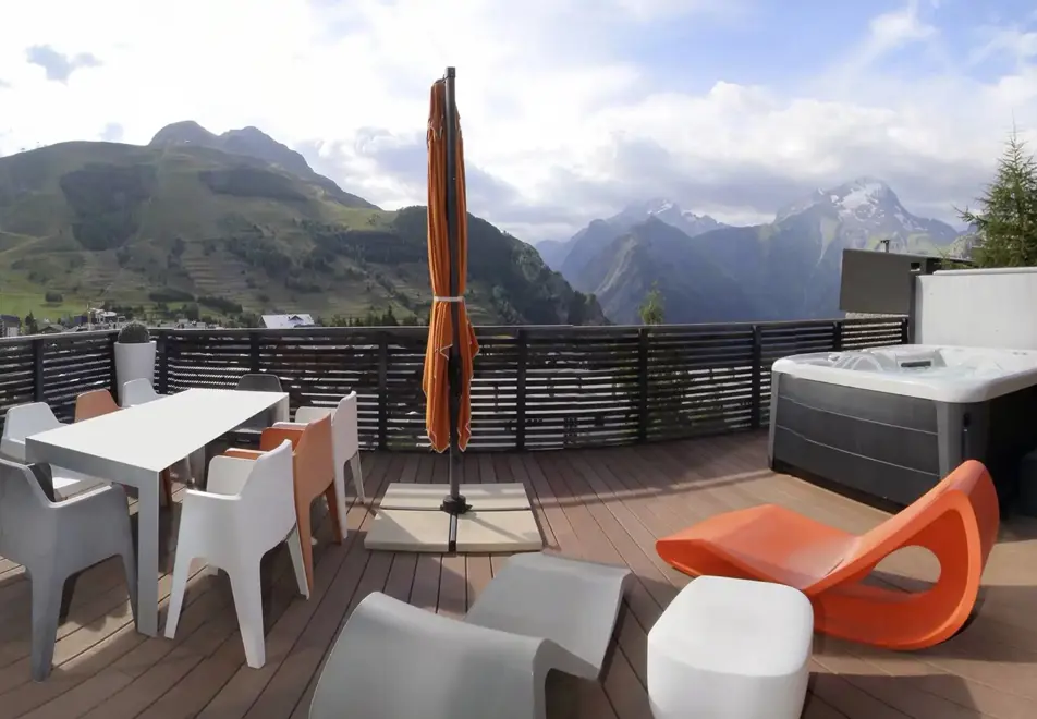 Snow Lodge, Les Deux Alpes (self catered chalet) - Terrace
