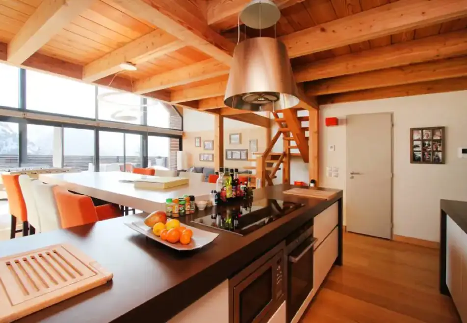 Snow Lodge, Les Deux Alpes (self catered chalet) - Kitchen