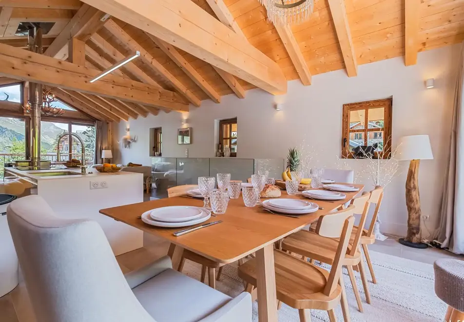 Chalet Blanc, St Martin de Belleville (self catered chalet) - Open plan living/dining area