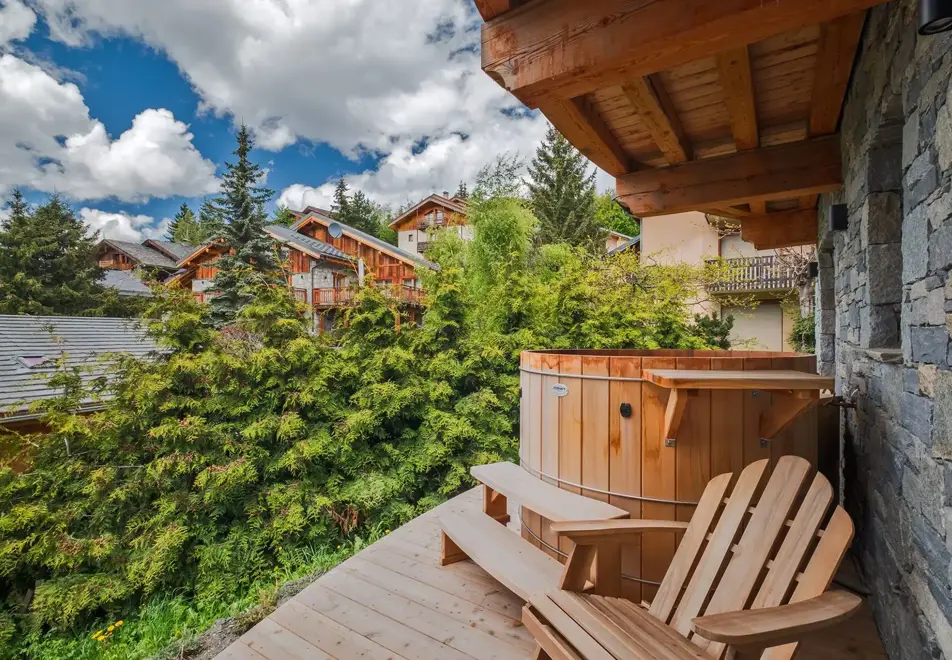 Chalet Blanc, St Martin de Belleville (self catered chalet) - Outdoor hot tub