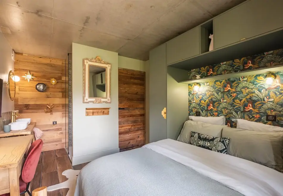Chalet Blanc, St Martin de Belleville (self catered chalet) - Bedroom
