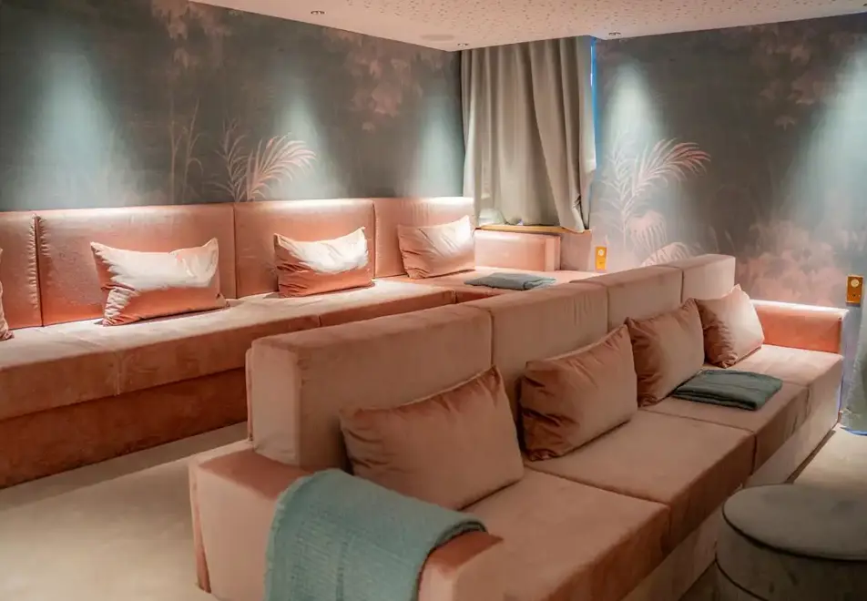 Silverstone Lodge, Val d'Isere (self catered chalet/apartment) - Number 5