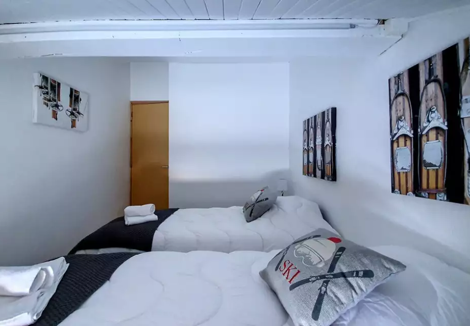 2 bedroom apartment in Saint Martin de Belleville (self catered) - Bedroom