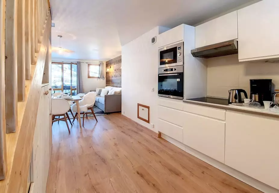 2 bedroom apartment in Saint Martin de Belleville (self catered) - Open plan living/kitchen area