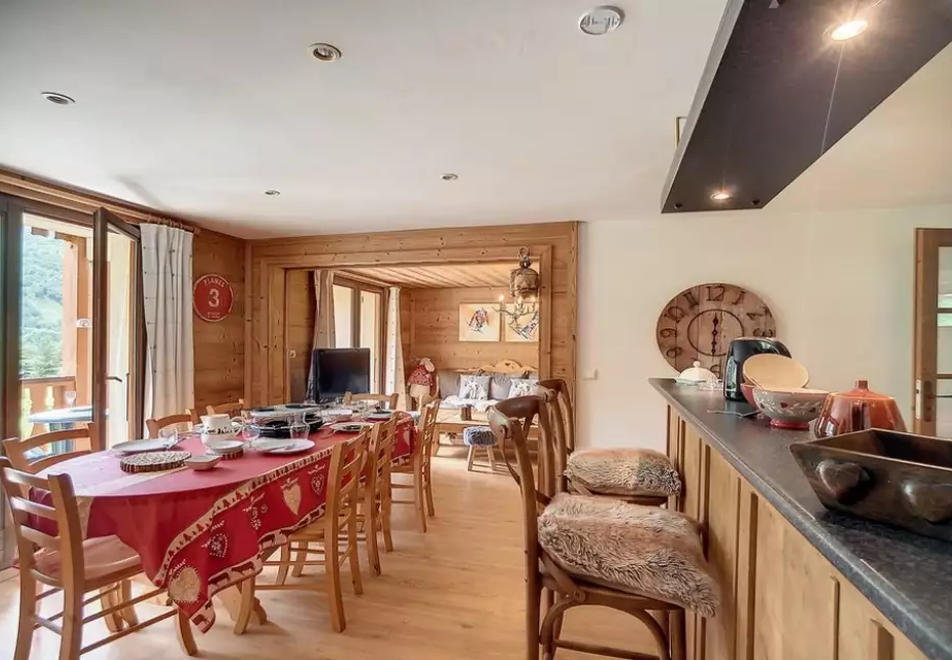 4 bedroom apartment in Saint Martin de Belleville (self catered) - Kitchen/dining area