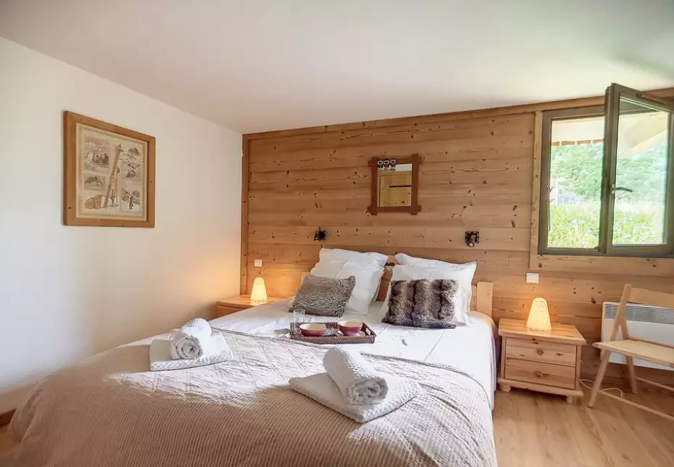 4 bedroom apartment in Saint Martin de Belleville (self catered) - Double bedroom