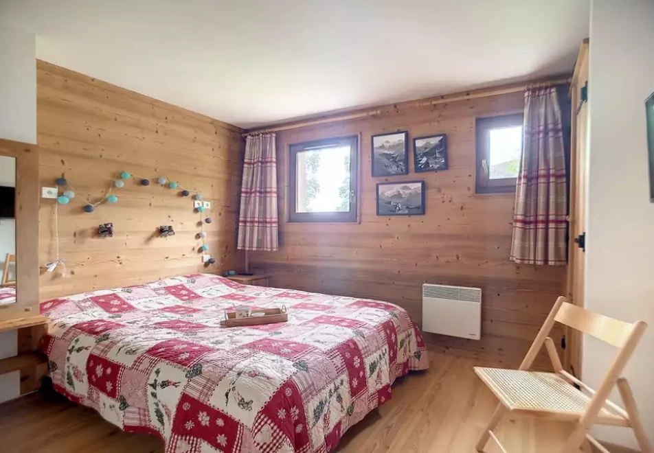 4 bedroom apartment in Saint Martin de Belleville (self catered) - Double bedroom