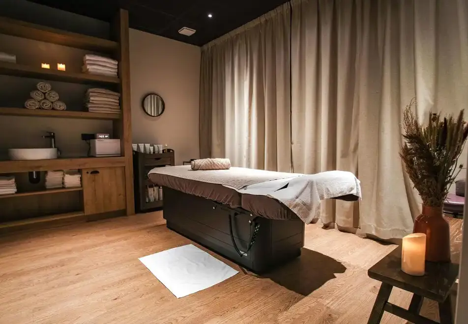 Cretes, Les Deux Alpes (all inclusive hotel) - Treatment room